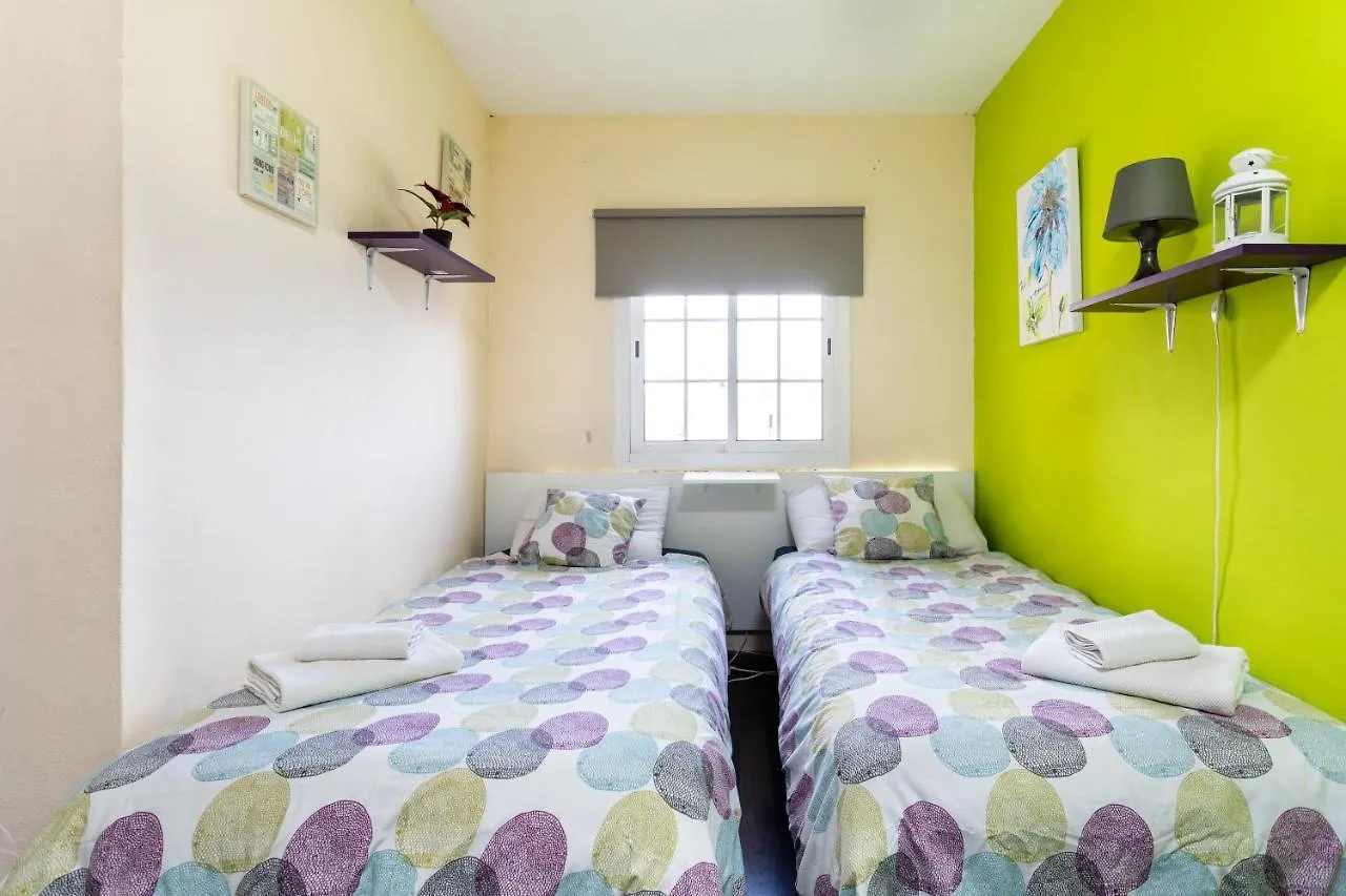 Villa Blanca Tenerife - Private Rooms - Terrace And Bbq, 5 Minutes From The Beach And Airport San Isidro  Séjour chez l'habitant