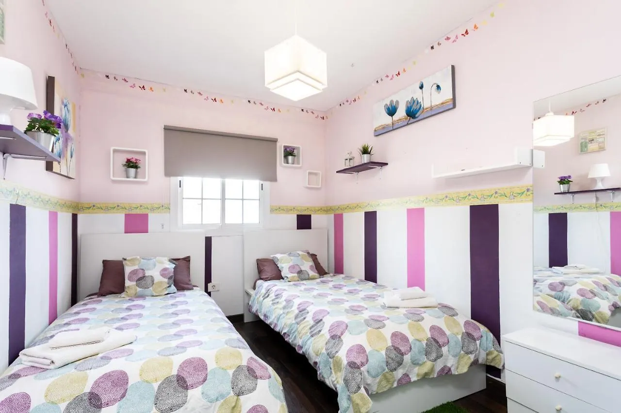 Habitación en casa particular Villa Blanca Tenerife - Private Rooms - Terrace And Bbq, 5 Minutes From The Beach And Airport San Isidro
