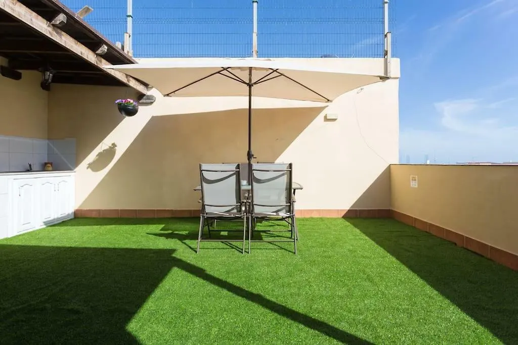 Villa Blanca Tenerife - Private Rooms - Terrace And Bbq, 5 Minutes From The Beach And Airport San Isidro  Séjour chez l'habitant
