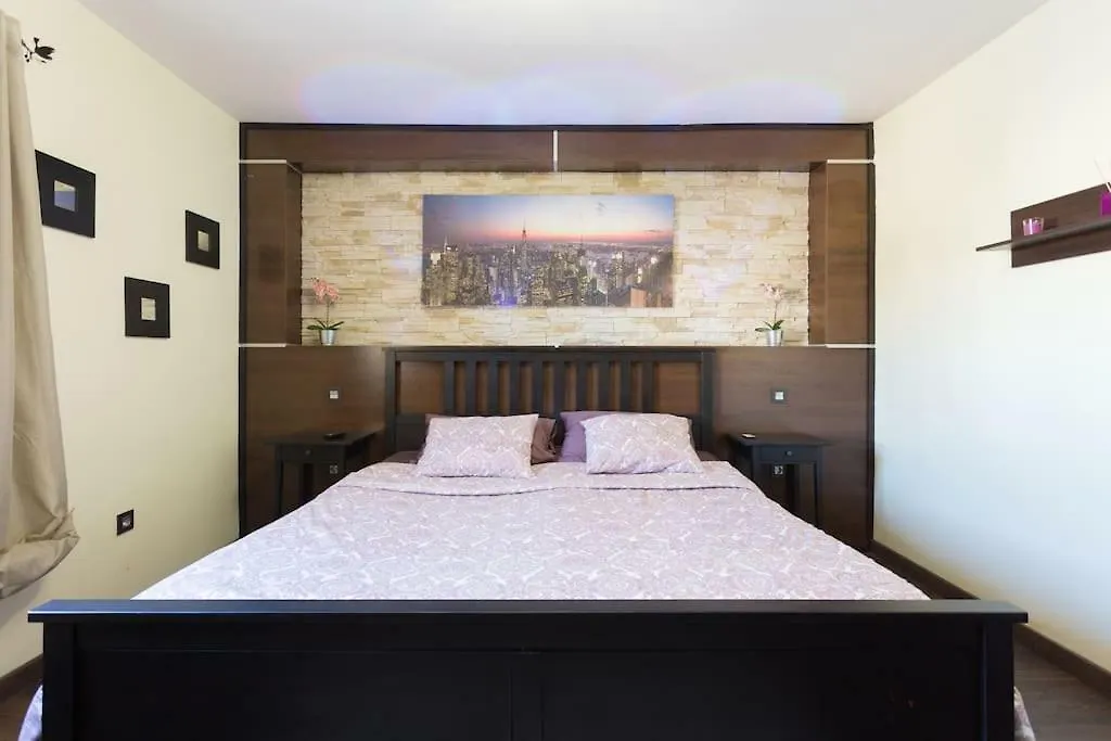 Villa Blanca Tenerife - Private Rooms - Terrace And Bbq, 5 Minutes From The Beach And Airport San Isidro  Séjour chez l'habitant San Isidro (Tenerife)